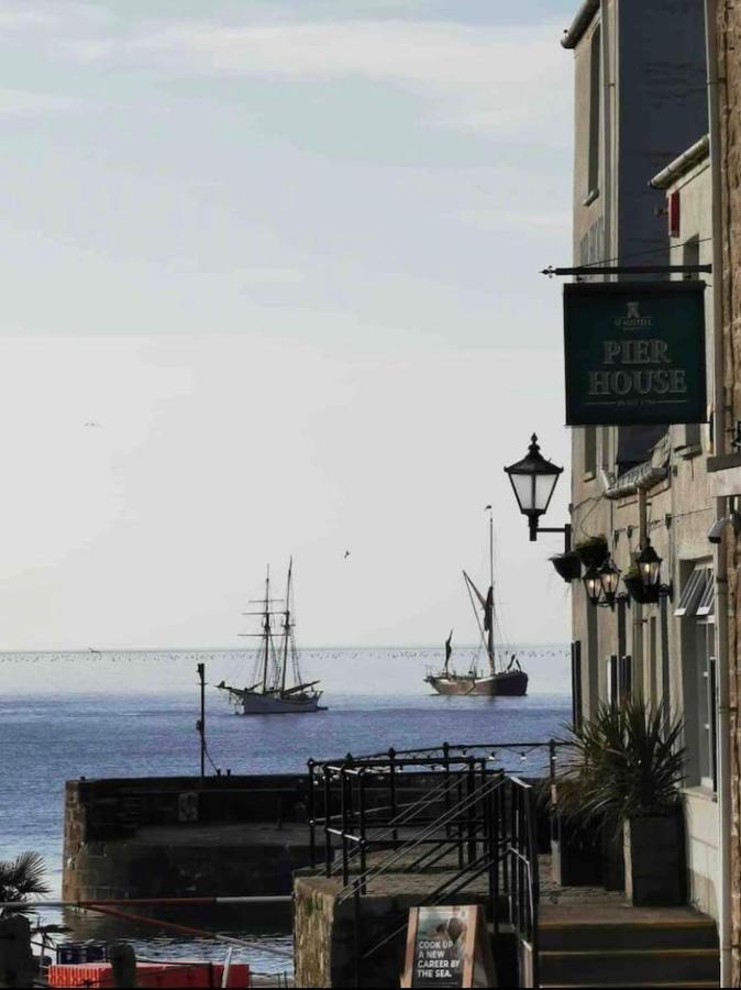 ホテル Stunning Yacht Sea Lion In Charlestown Harbour, Cornwall エクステリア 写真