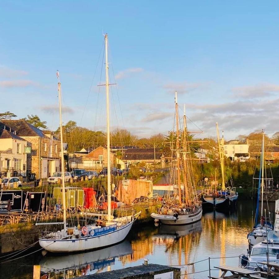 ホテル Stunning Yacht Sea Lion In Charlestown Harbour, Cornwall エクステリア 写真